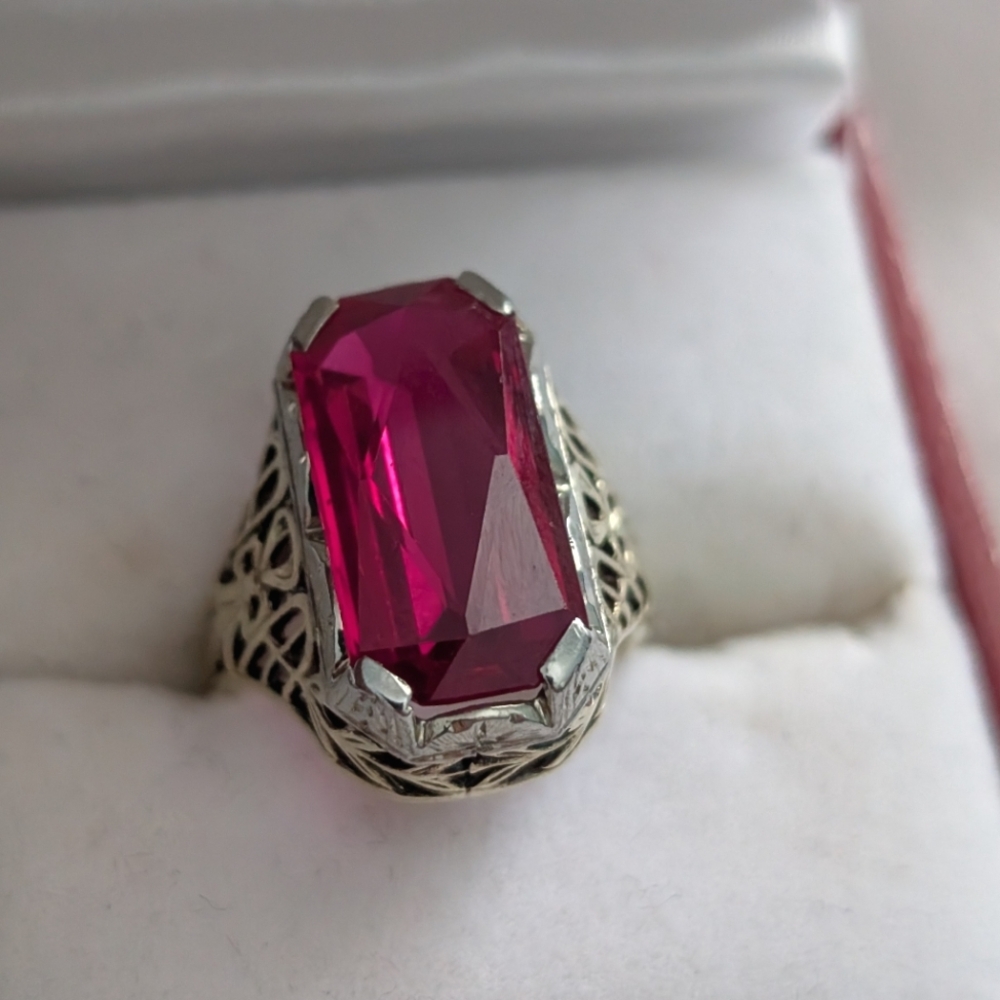 Vintage Pink Ruby  and 14k Filigree Ring‎